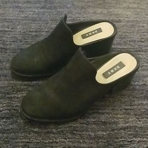 DKNY women's clogs